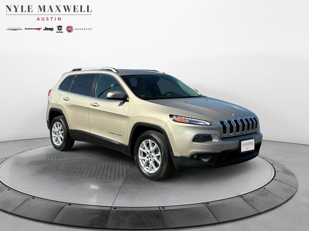 Used 2015 Jeep Cherokee Latitude w/ Cold Weather Group image 2