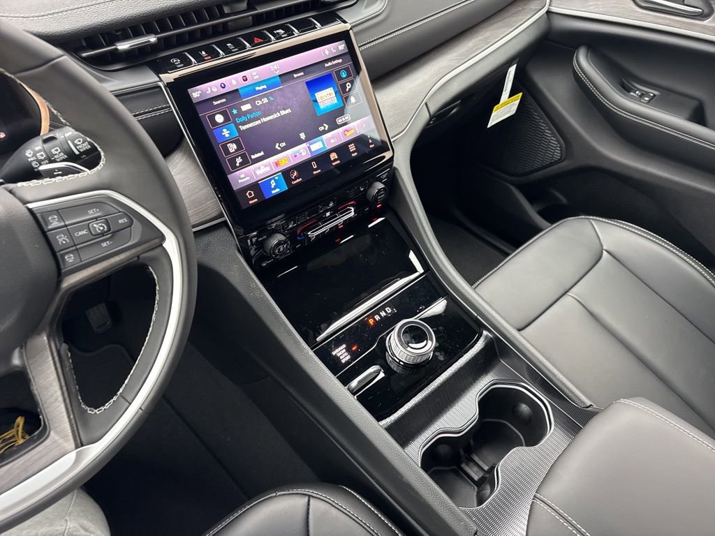 New 2025 Jeep Grand Cherokee Limited image 11