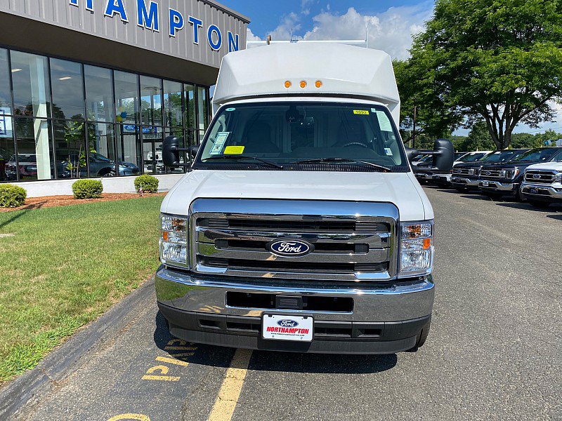 New 2026 Ford E-350 and Econoline 350 Super Duty w/ Power Equipment Group RWD image 2