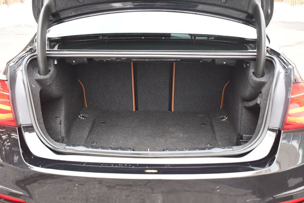 Used 2017 BMW 330i xDrive 330i xDrive image 7