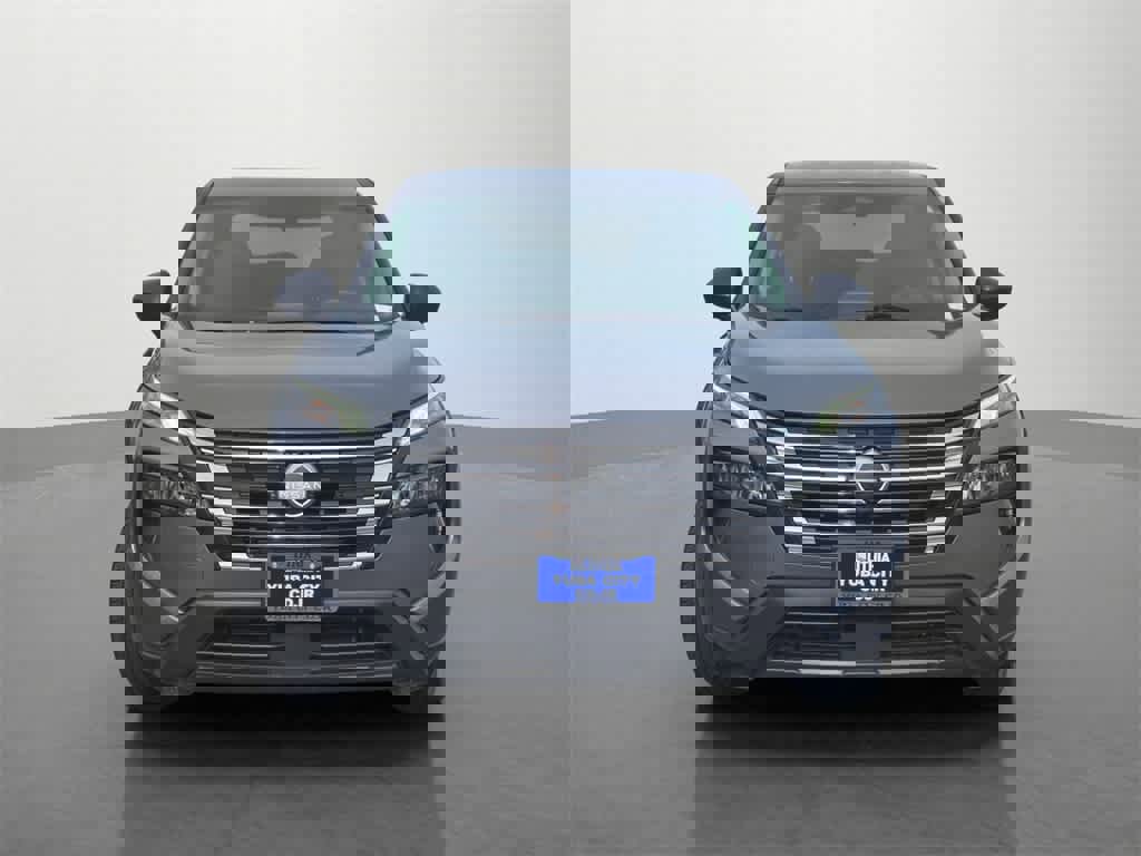 Used 2024 Nissan Rogue S image 2