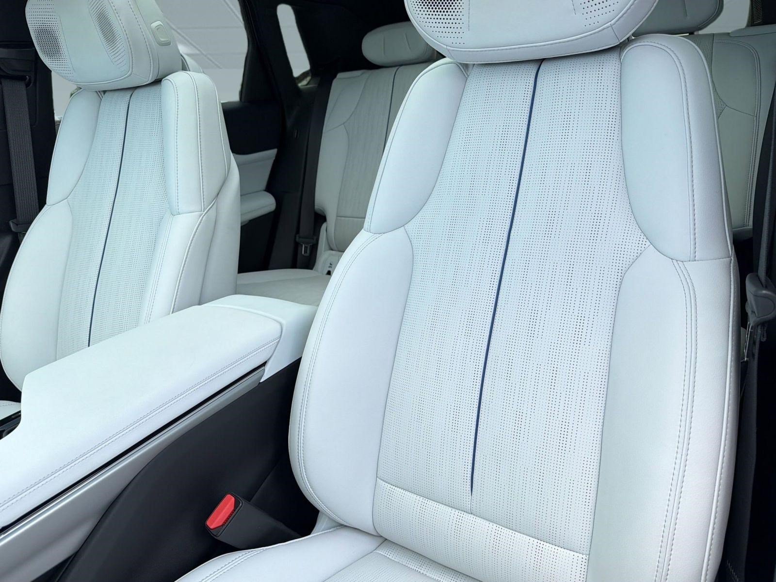New 2025 Cadillac Lyriq Luxury RWD image 23