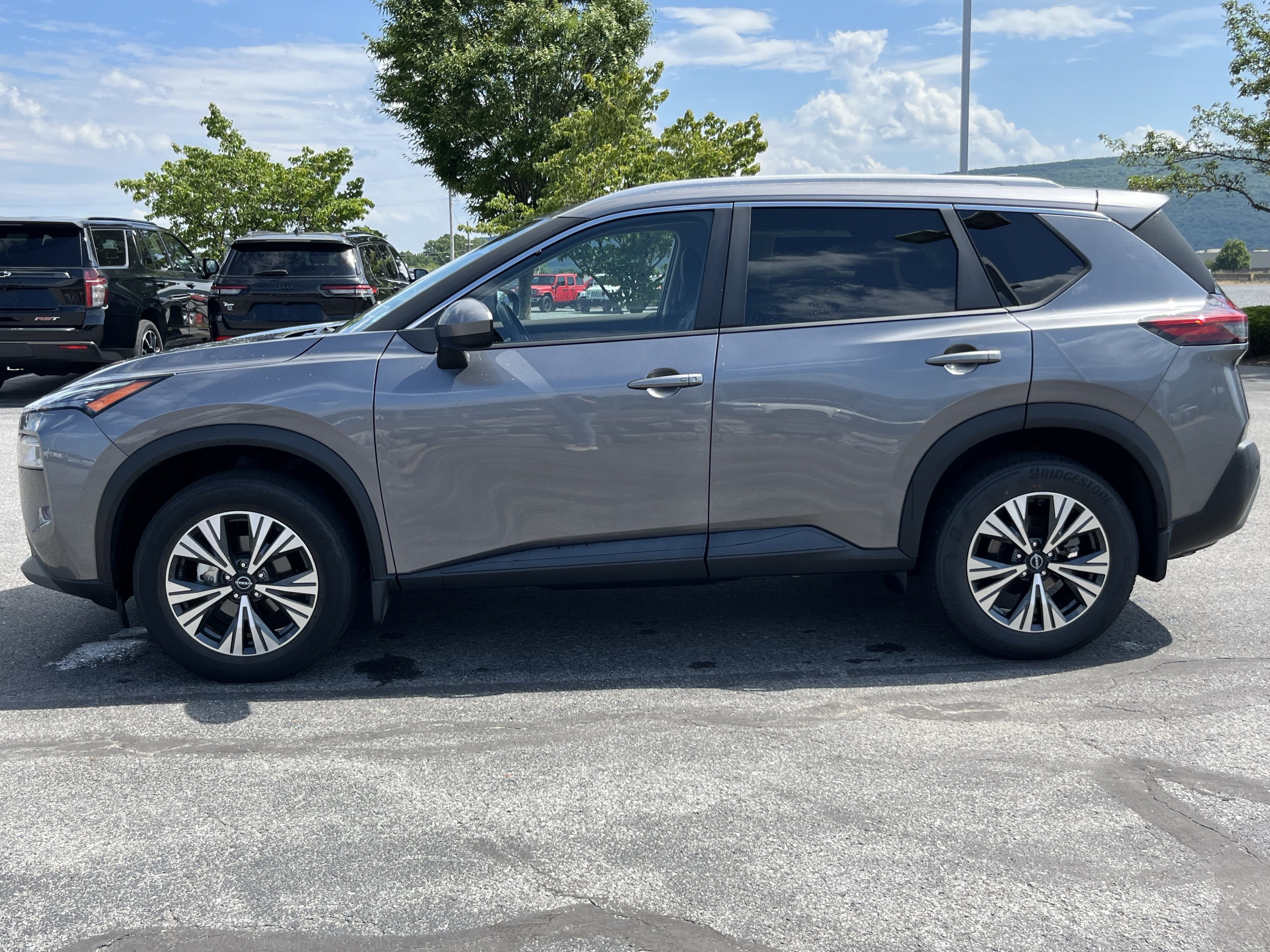 Used 2023 Nissan Rogue SV w/ SV Premium B Package AWD/4WD image 10