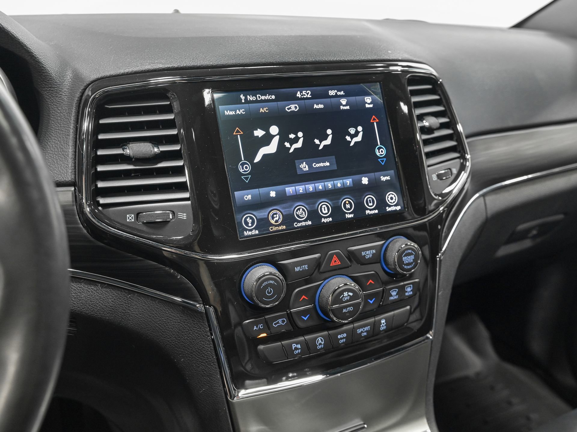 Used 2021 Jeep Grand Cherokee Limited image 22