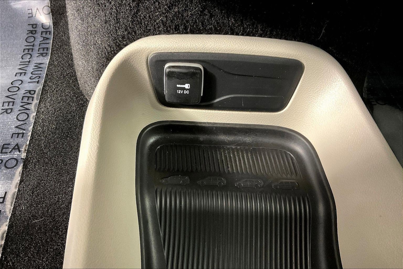 Used 2020 Chrysler Voyager LX w/ Cold Weather Group image 16