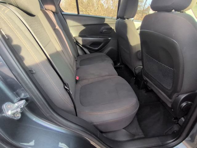 Used 2021 Chevrolet Trax LS image 26