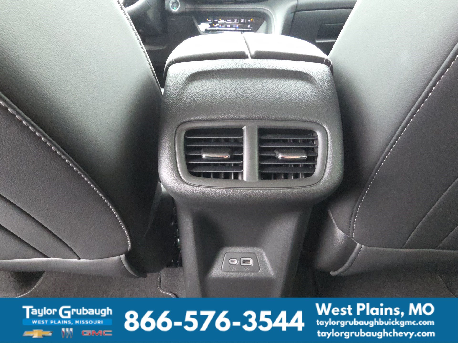 Used 2023 Buick Envision Essence FWD image 30