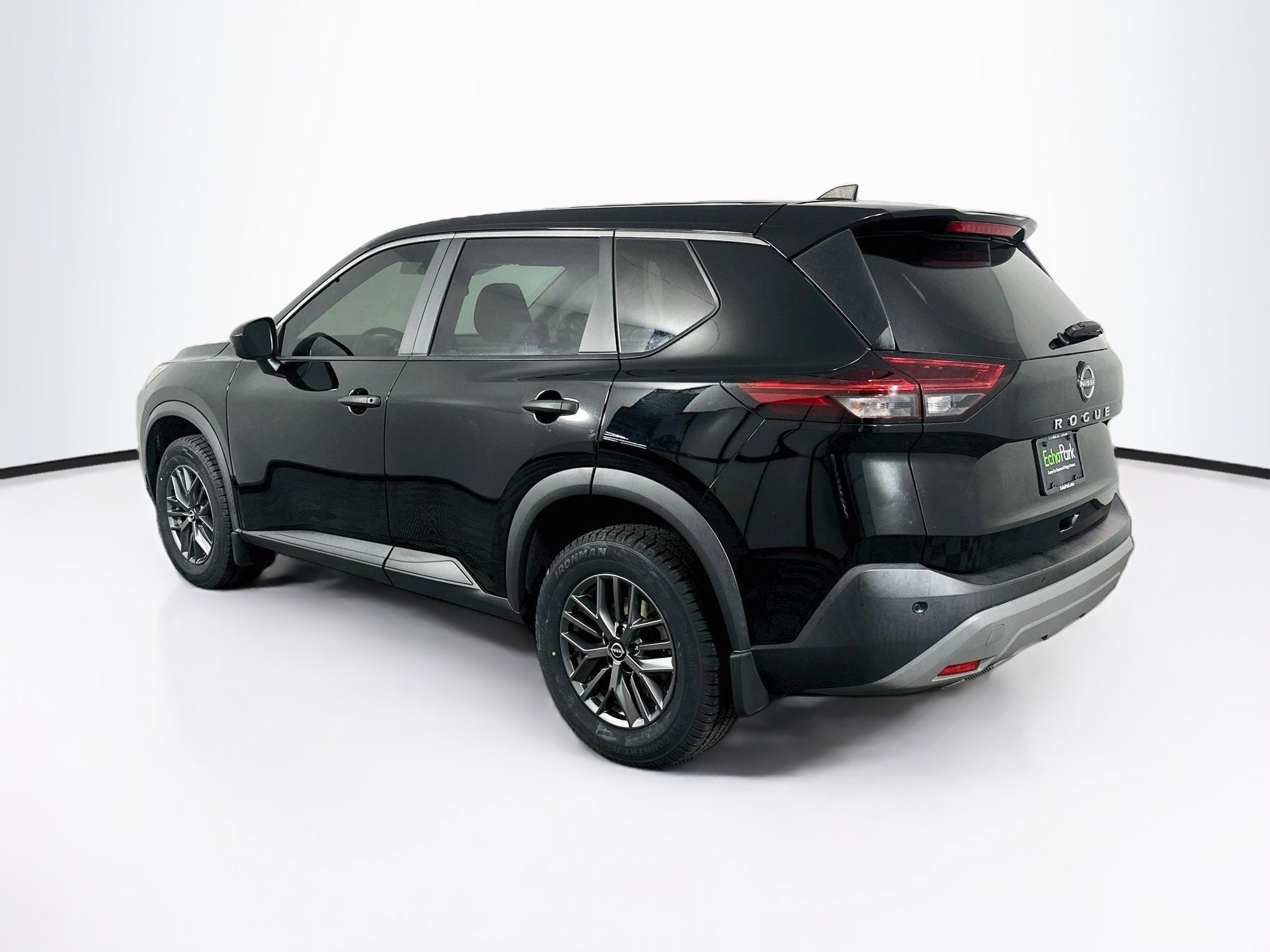 Used 2023 Nissan Rogue S FWD image 5
