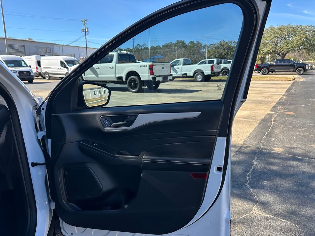 Used 2022 Ford Escape S image 38