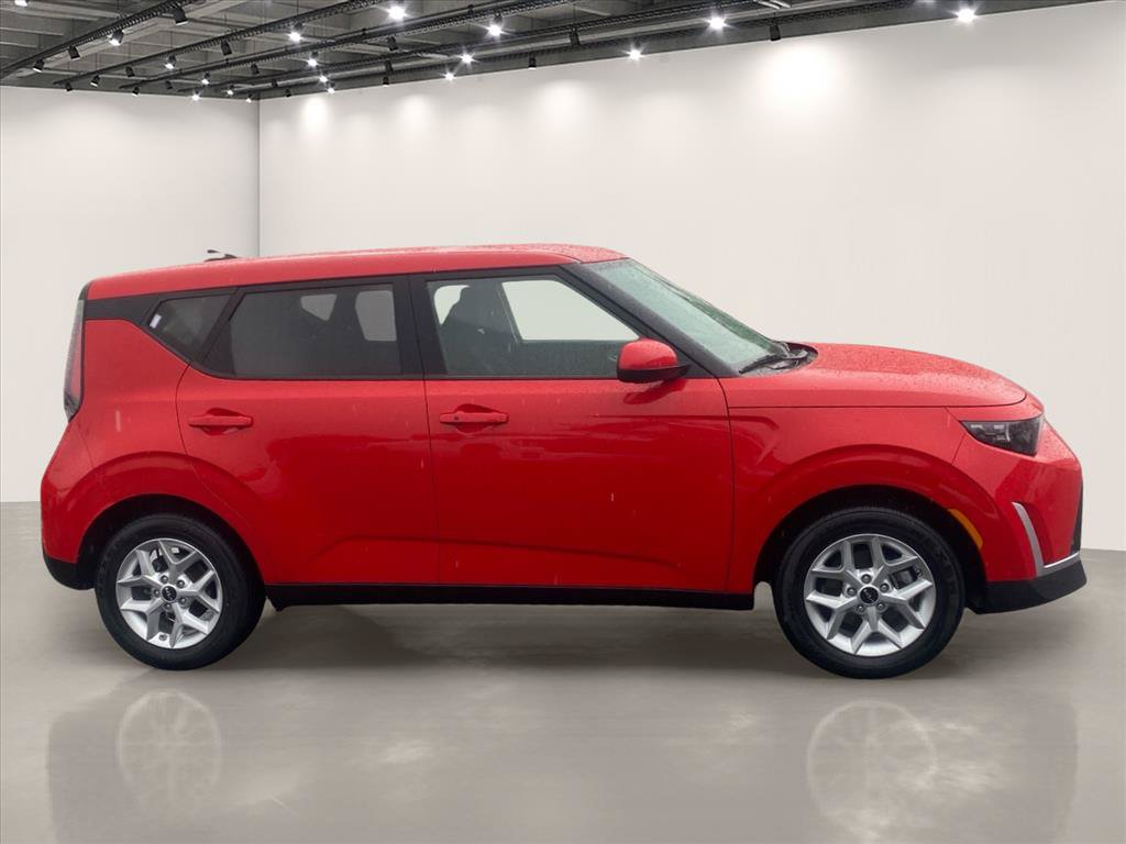 Certified 2024 Kia Soul S FWD image 9