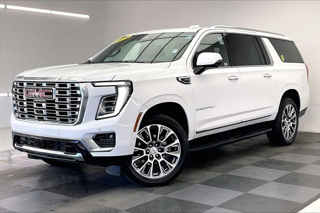 Used 2025 GMC Yukon XL Denali image 12