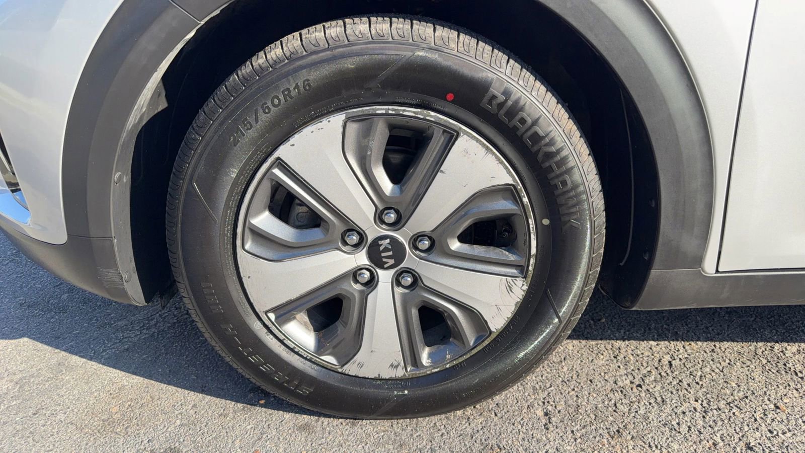 Used 2020 Kia Niro LX FWD image 14
