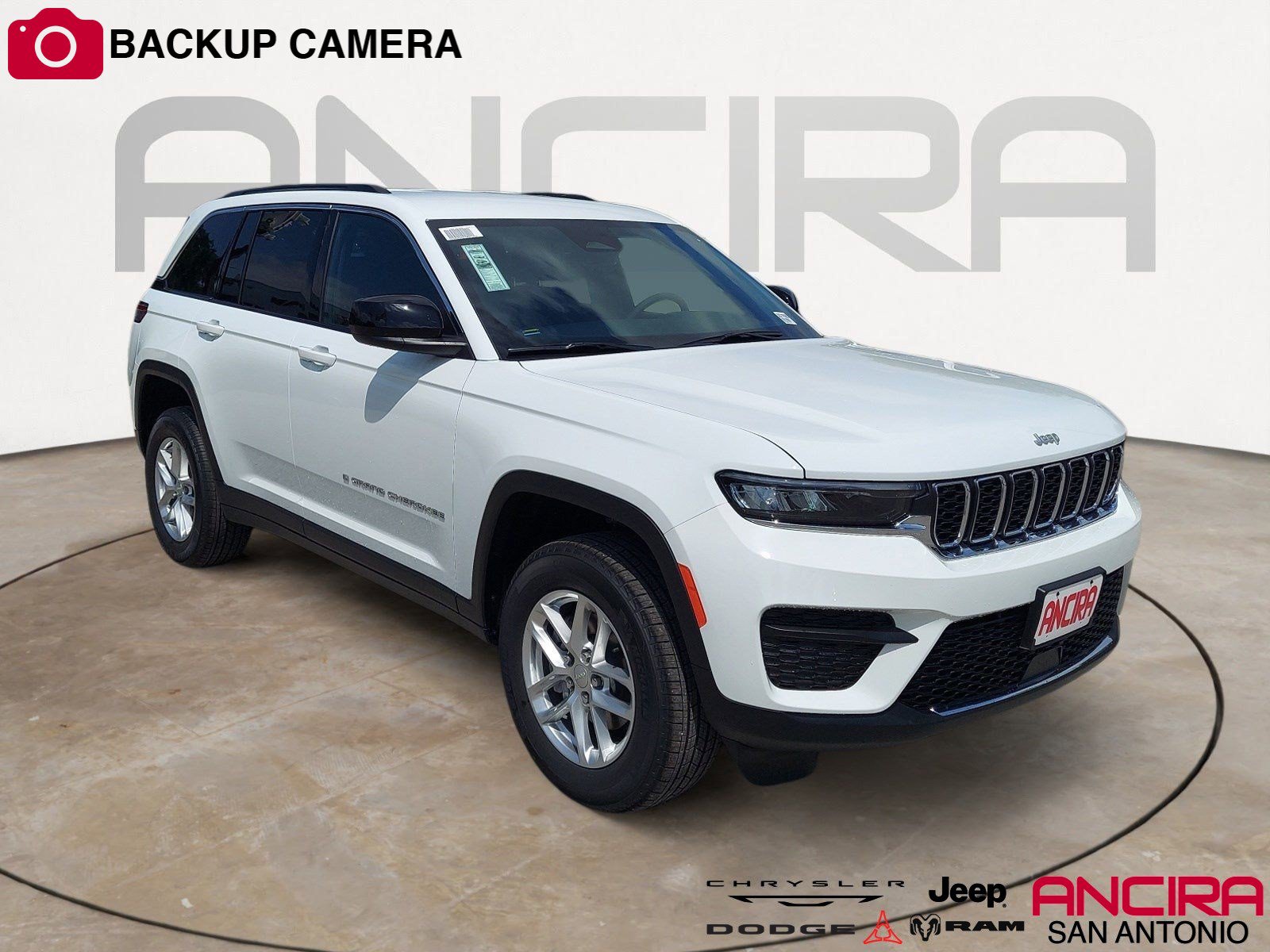 Certified 2026 Jeep Grand Cherokee Laredo AWD/4WD image 1