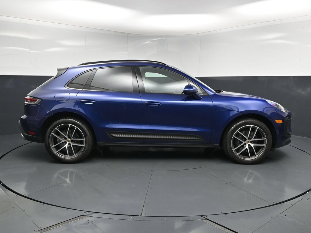 Used 2024 Porsche Macan AWD/4WD image 11