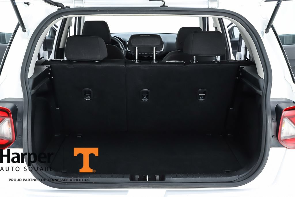 Used 2021 Hyundai Venue SE FWD image 28