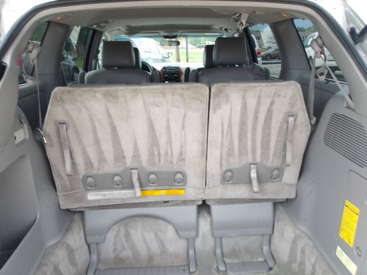 Used 2010 Toyota Sienna FWD image 12