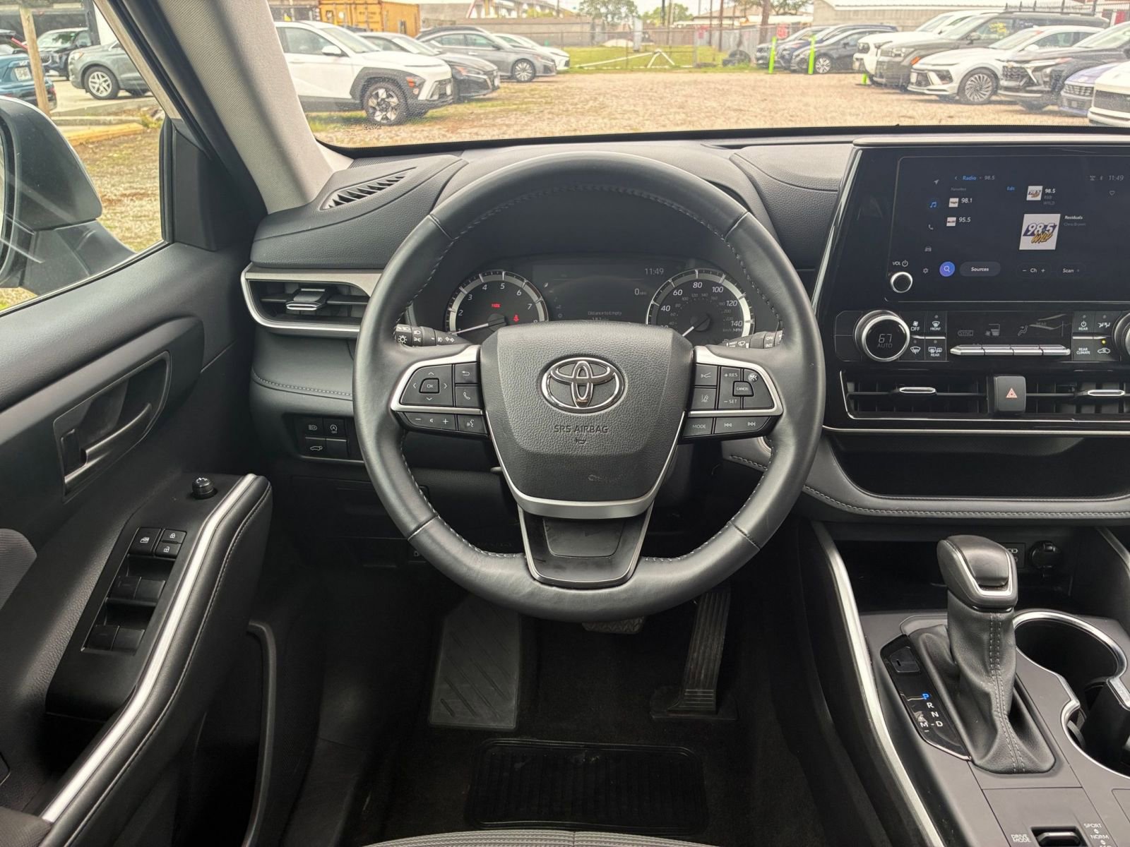 Used 2025 Toyota Highlander LE image 31