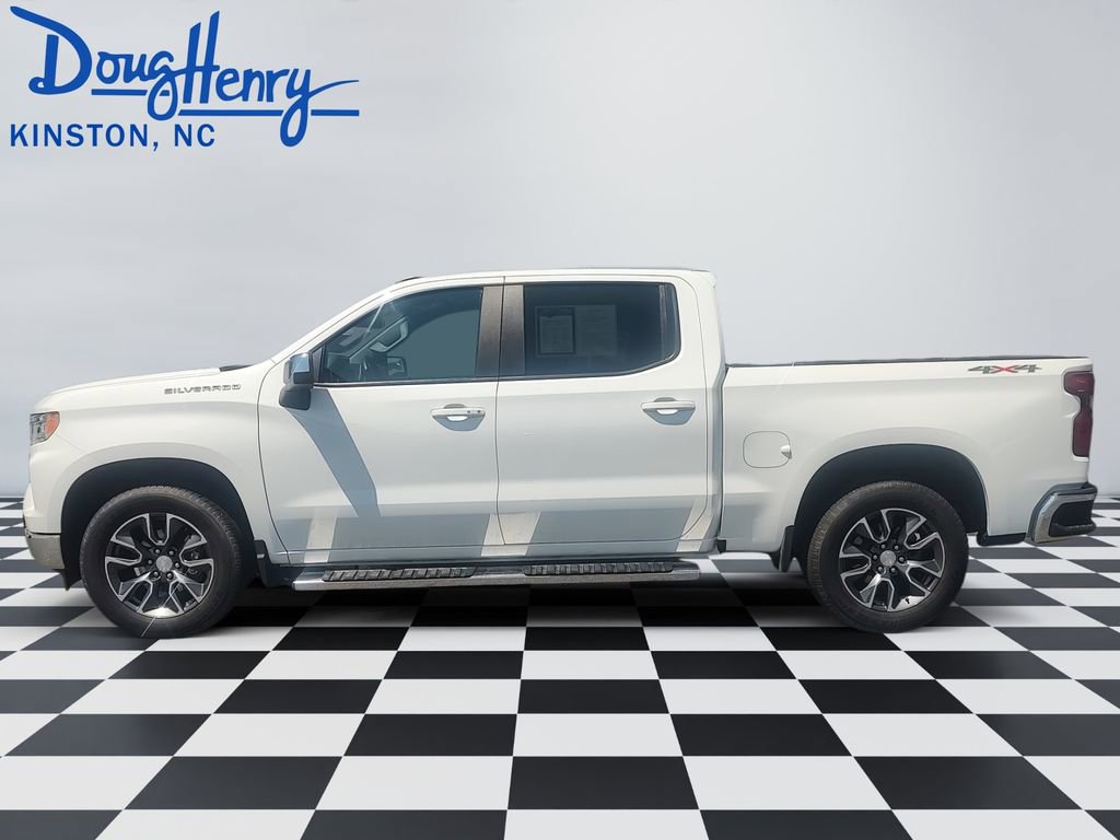 Used 2022 Chevrolet Silverado 1500 LT AWD/4WD image 2