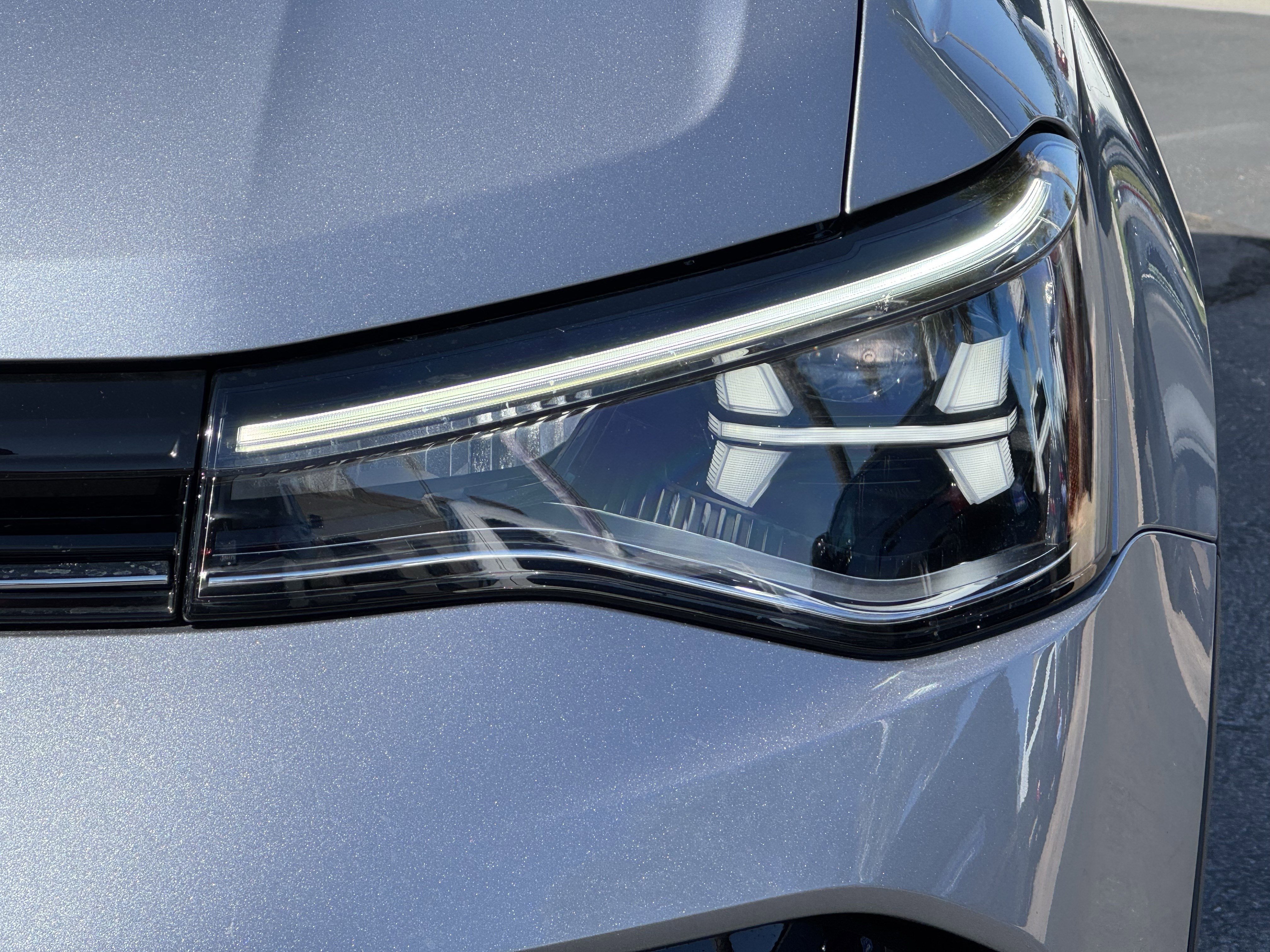 Used 2025 Volkswagen Taos SE image 6