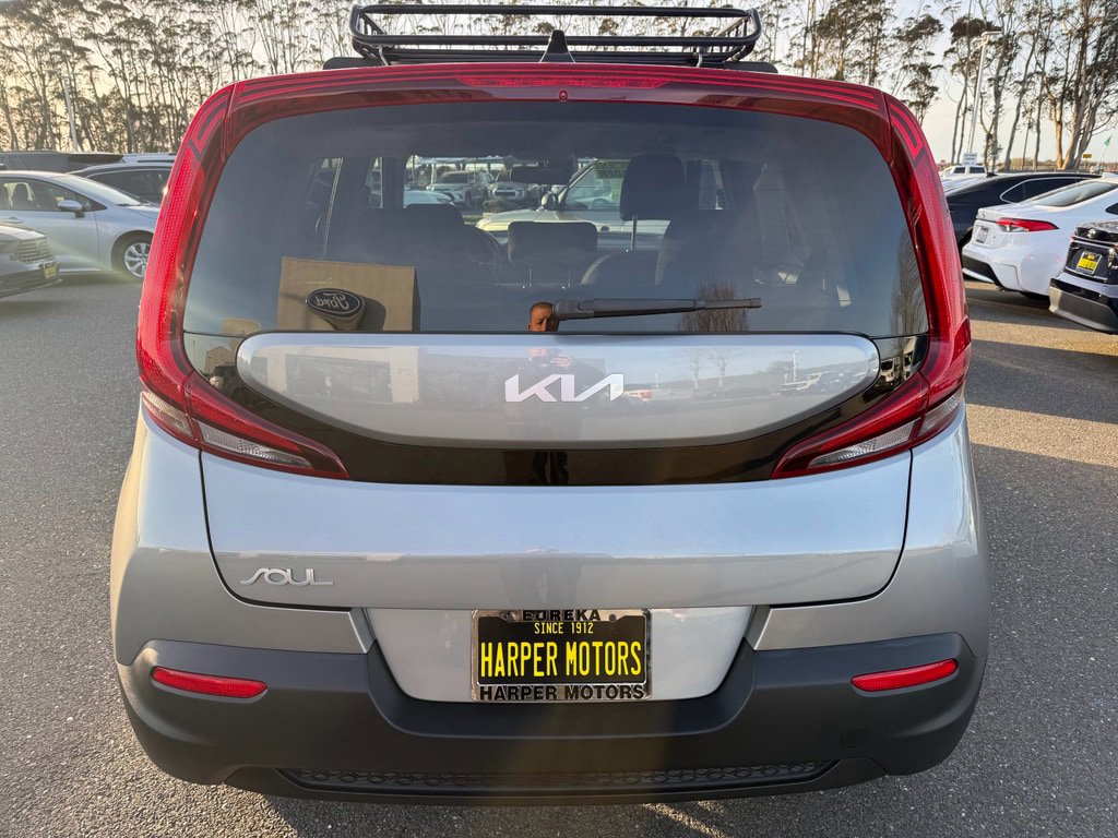 Used 2022 Kia Soul LX w/ Technology Package FWD image 4