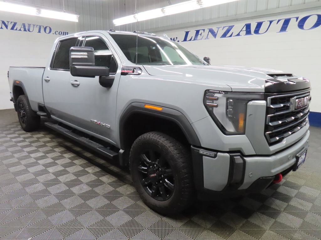 Used 2024 GMC Sierra 2500 AT4 w/ Technology Package AWD/4WD image 3