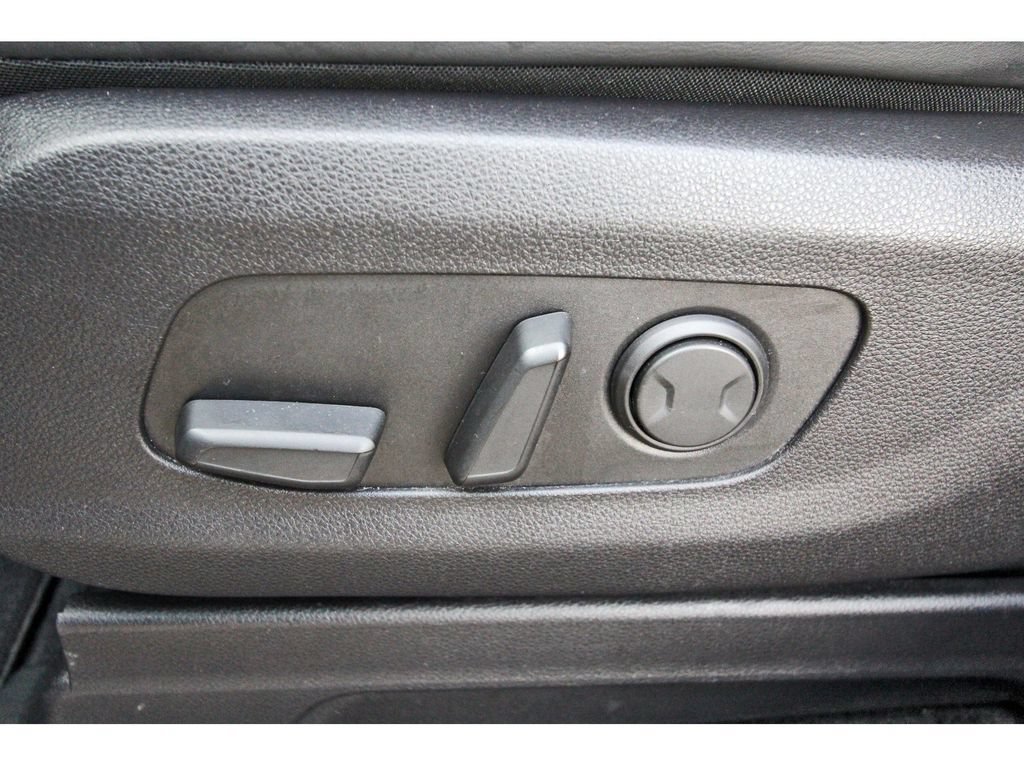 Certified 2024 Kia Carnival EX FWD image 31