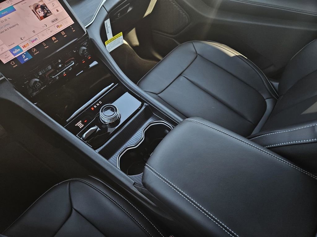 New 2025 Jeep Grand Cherokee Limited w/ Black Appearance Package image 19