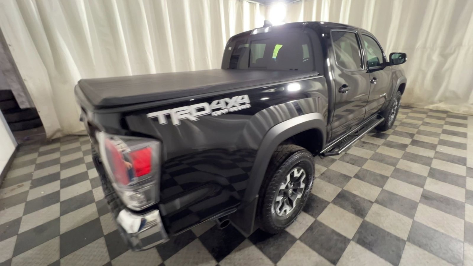 Used 2023 Toyota Tacoma TRD Off-Road AWD/4WD image 10