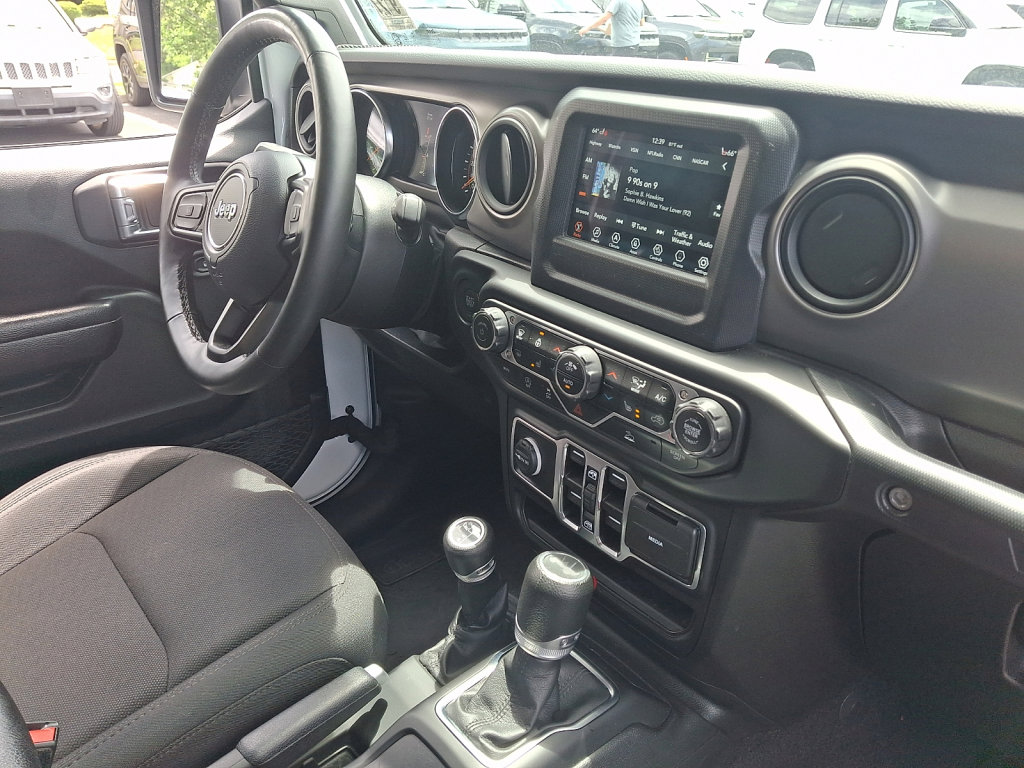 Used 2022 Jeep Wrangler Unlimited Sport AWD/4WD image 12
