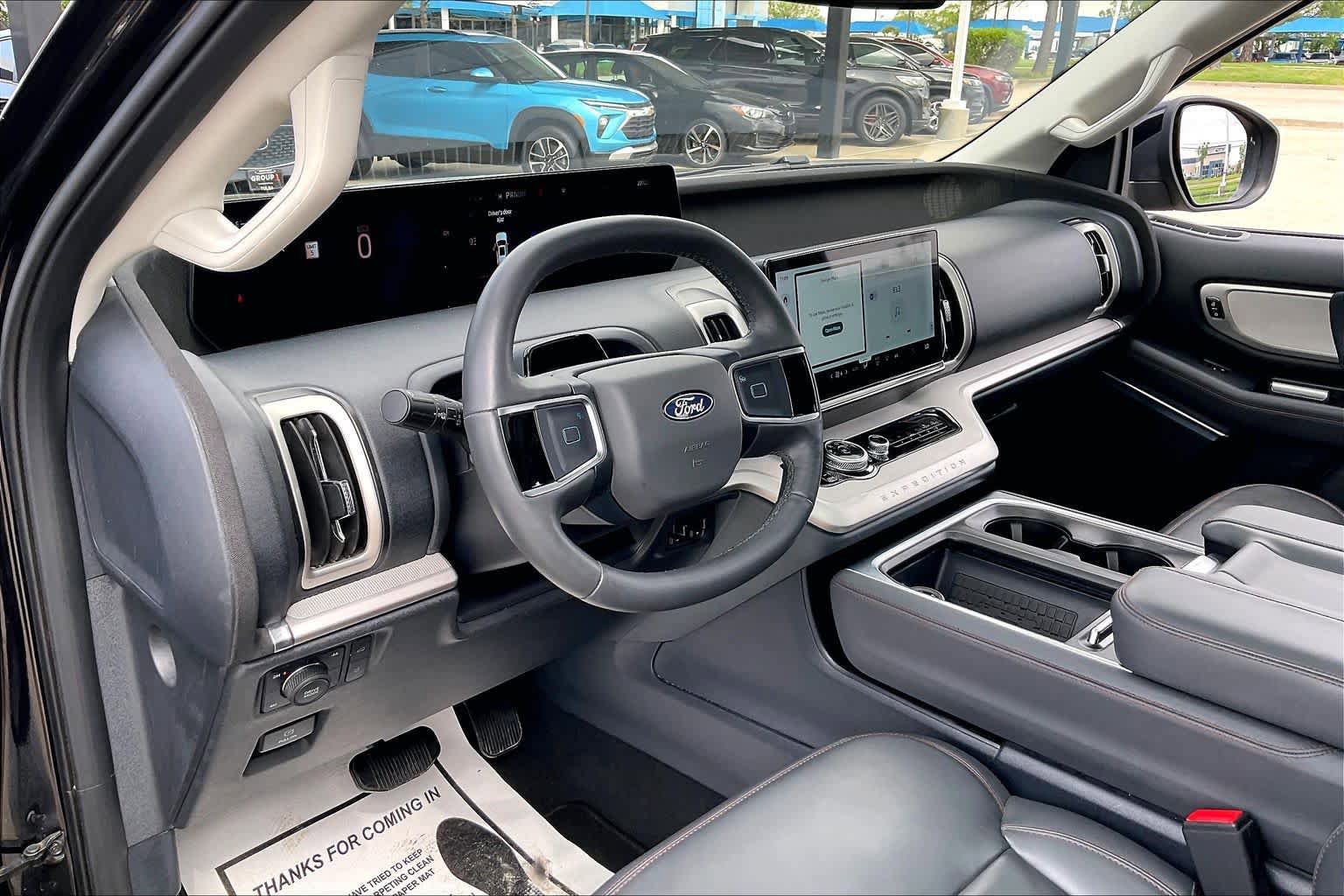 Used 2025 Ford Expedition Active AWD/4WD image 17