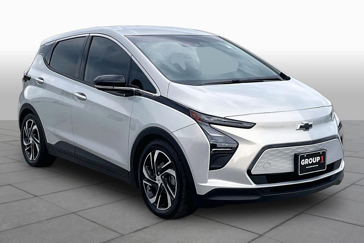 Certified 2023 Chevrolet Bolt LT w/ Infotainment Package FWD image 2