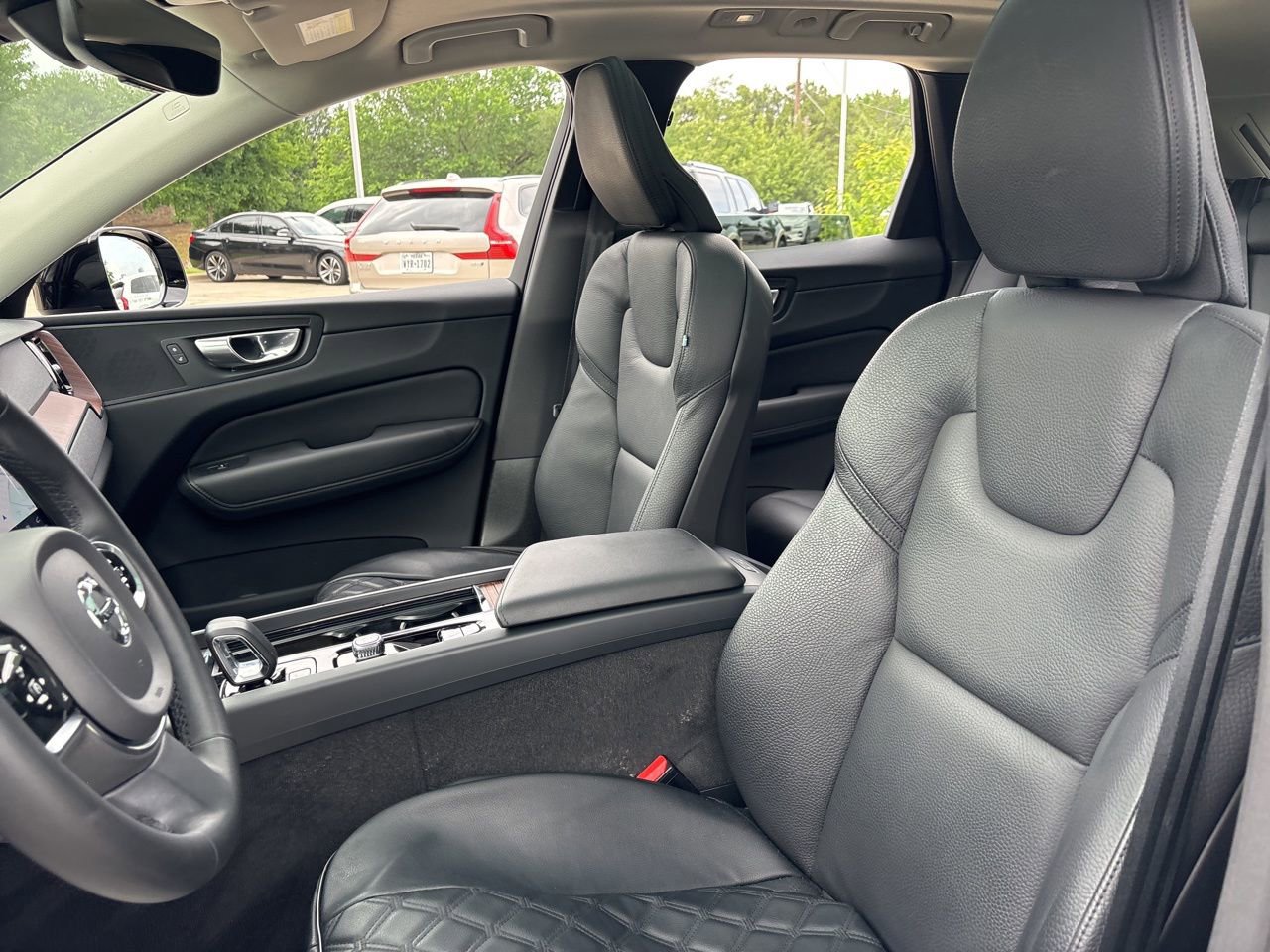 Used 2024 Volvo XC60 B5 Plus w/ Protection Package Premier AWD/4WD image 17