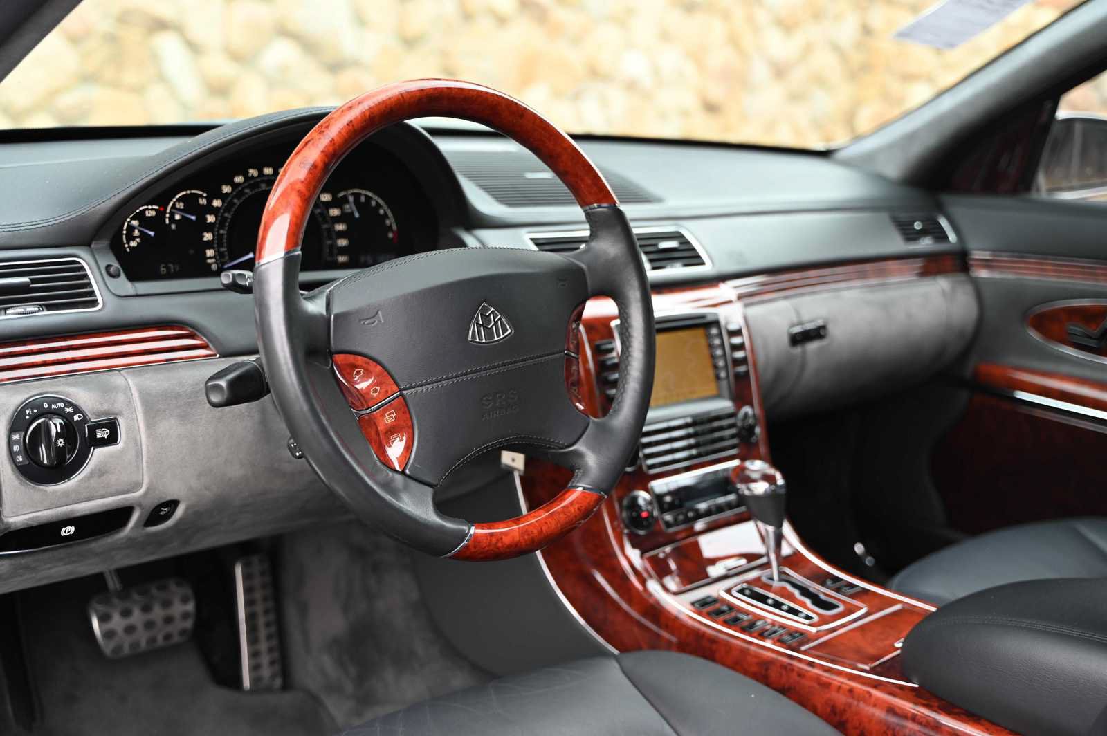 Used 2005 Maybach 57 RWD image 12