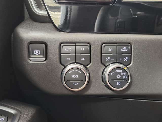 Used 2025 GMC Sierra 1500 SLT AWD/4WD image 24