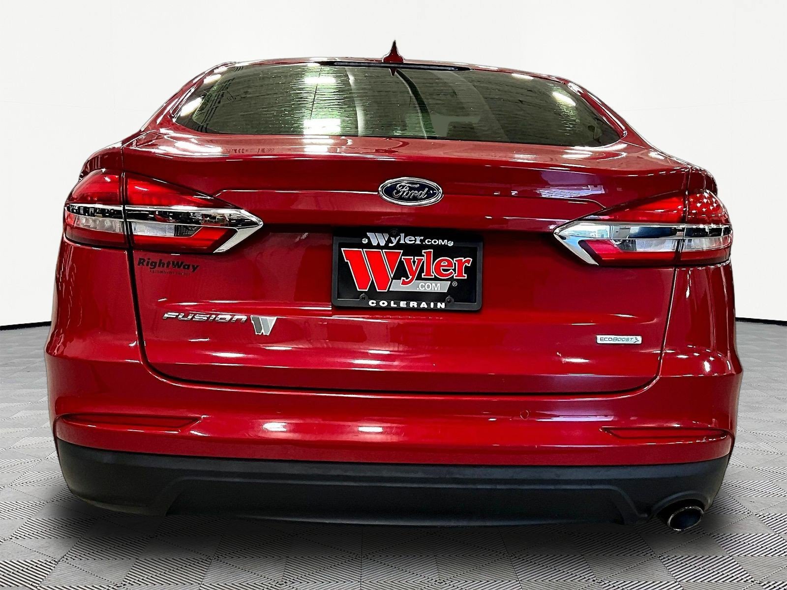 Used 2020 Ford Fusion SE FWD image 4