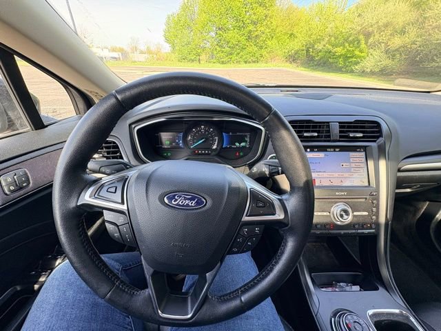 Used 2019 Ford Fusion Titanium FWD image 13