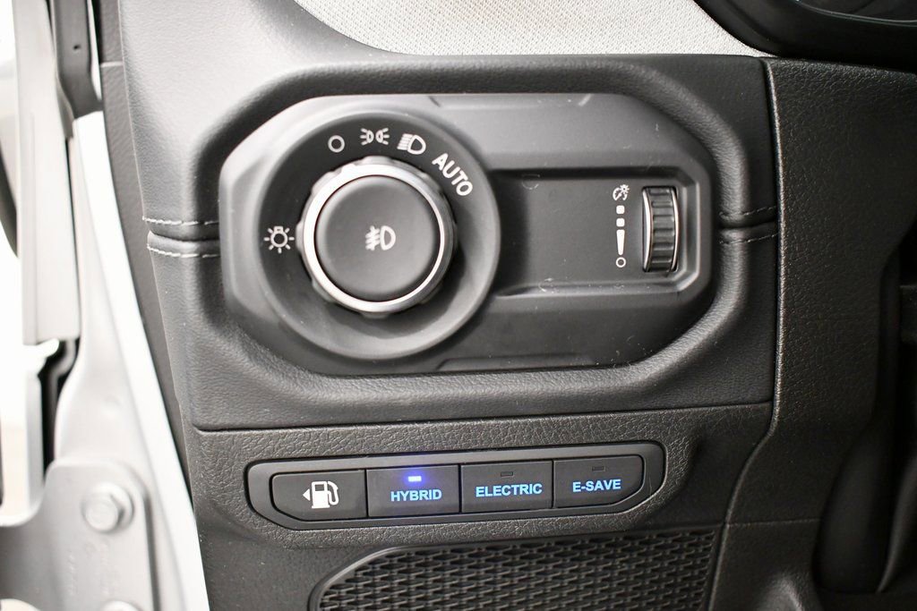 Used 2024 Jeep Wrangler Unlimited Sahara image 19