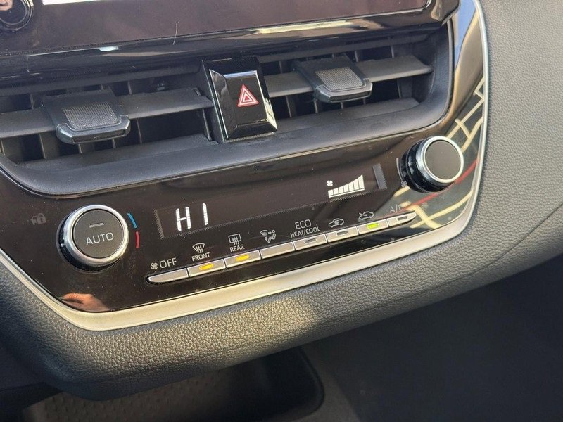 Used 2024 Toyota Corolla LE image 28