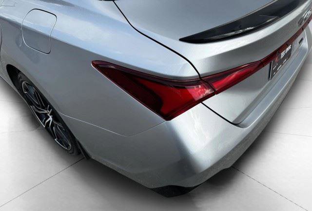 Used 2019 Toyota Avalon XSE FWD image 12