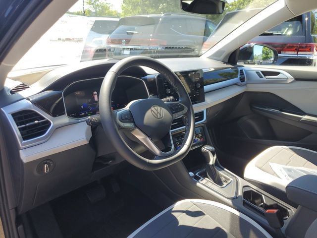 New 2026 Volkswagen Taos SE FWD image 18
