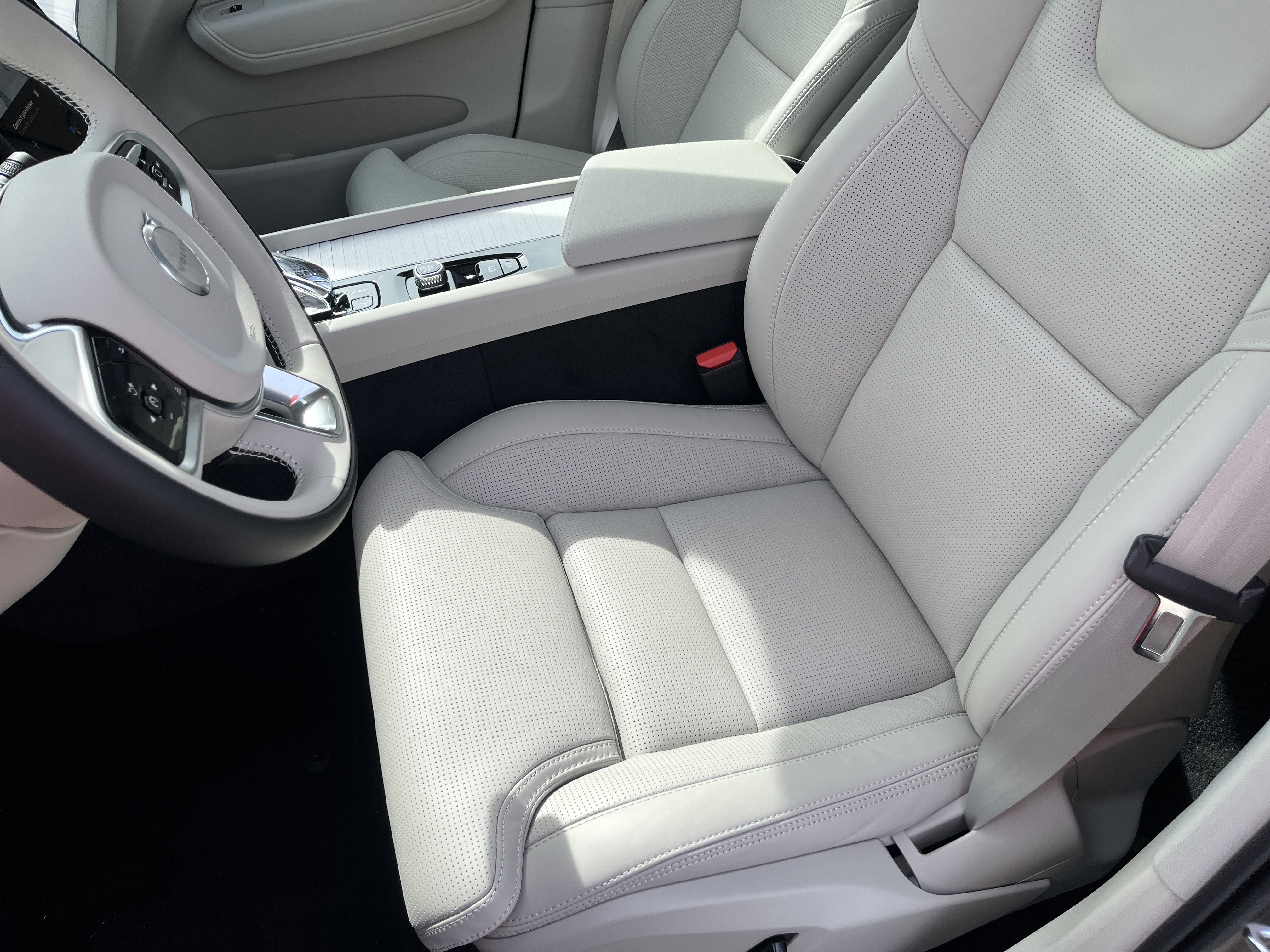 New 2026 Volvo XC60 B5 Ultra w/ Protection Package Premier image 24