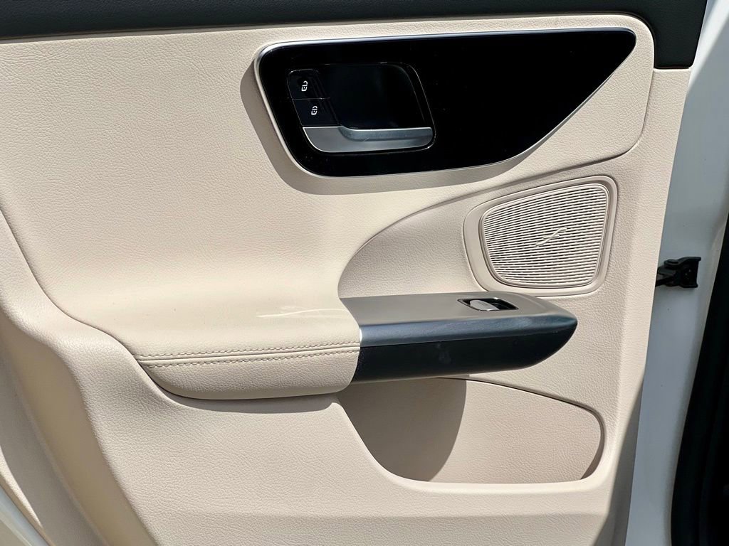 Certified 2024 Mercedes-Benz C 300 4MATIC Sedan image 31