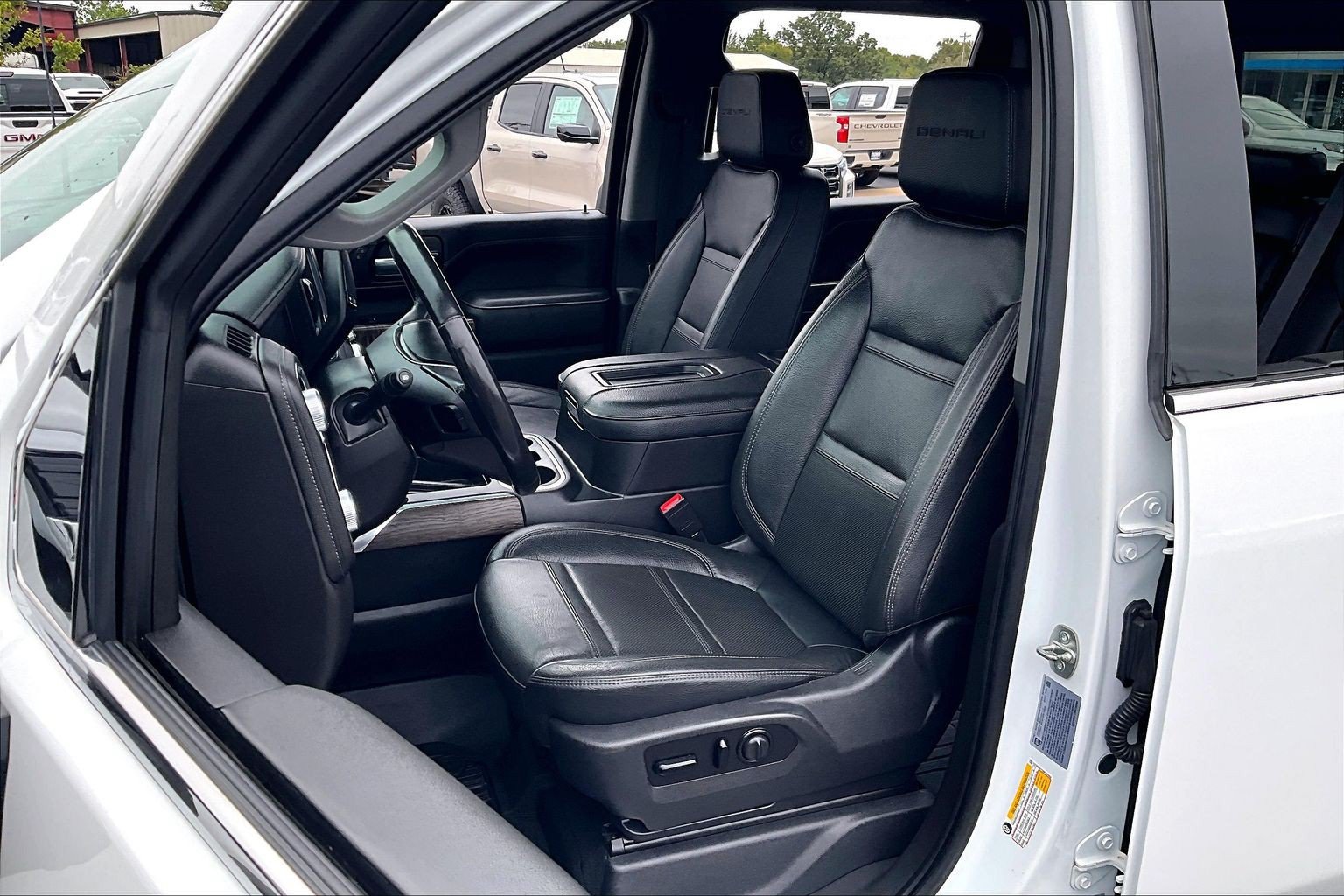 Used 2021 GMC Sierra 3500 Denali w/ Denali Ultimate Package AWD/4WD image 27