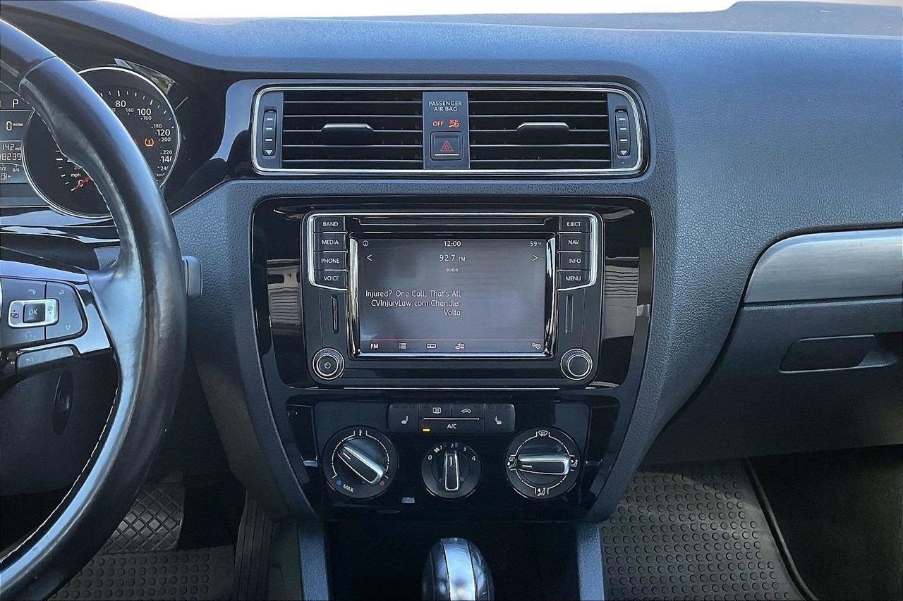 Used 2016 Volkswagen Jetta Sport image 13