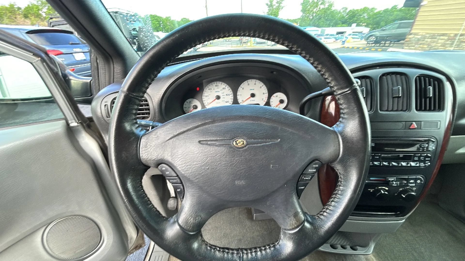 Used 2004 Chrysler Town & Country Touring FWD image 25