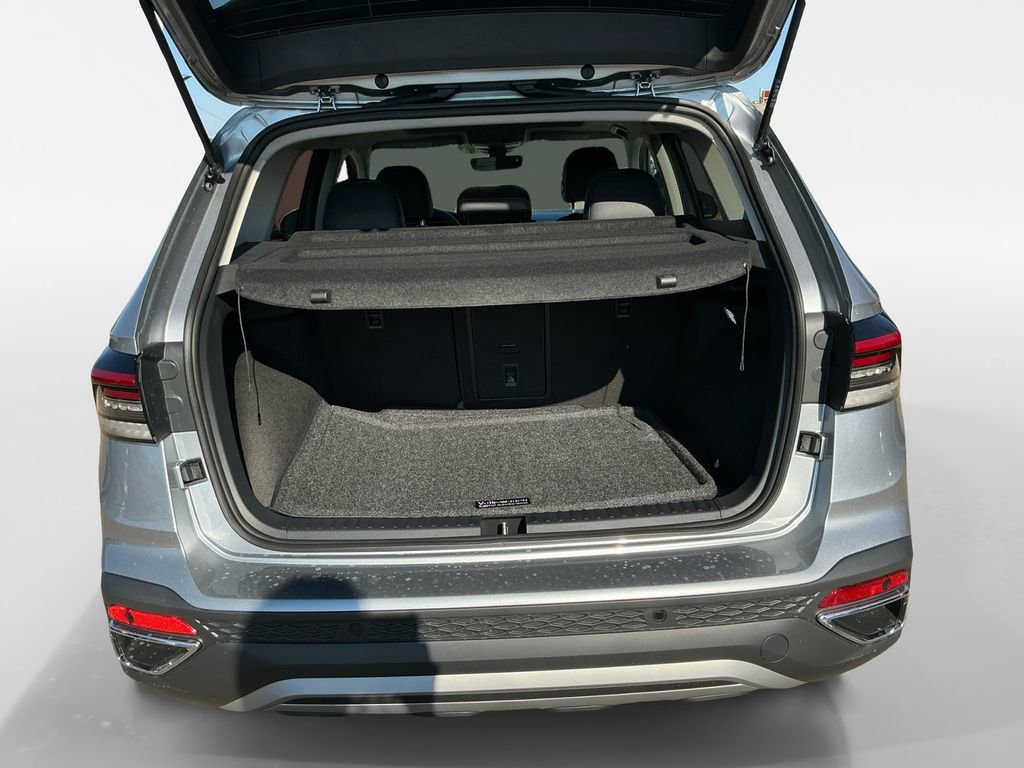New 2025 Volkswagen Taos SEL image 16