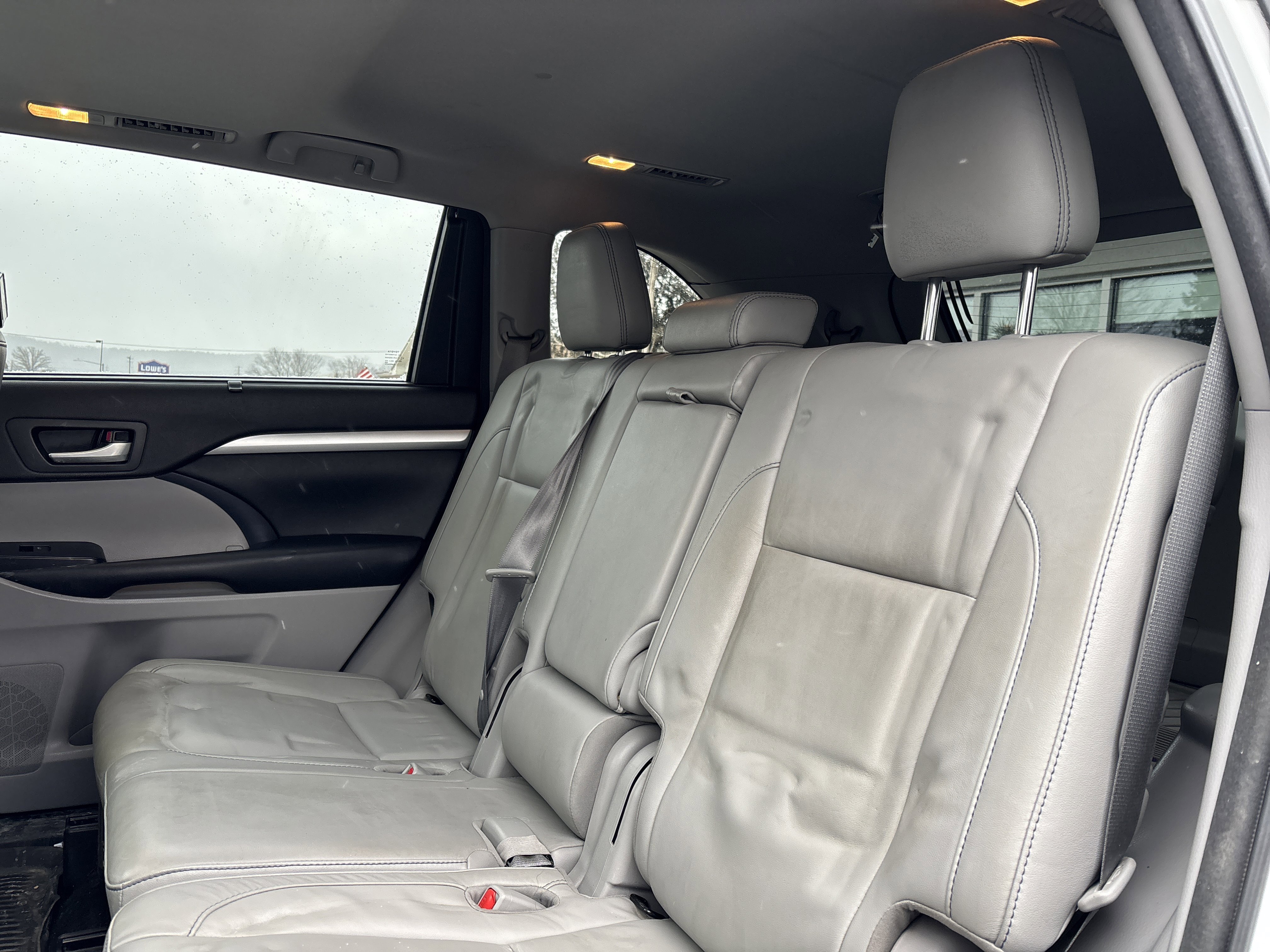 Used 2018 Toyota Highlander XLE image 13