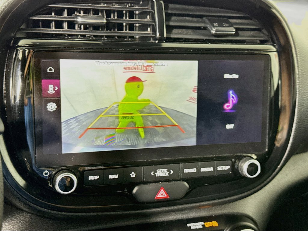 Used 2023 Kia Soul S FWD image 6