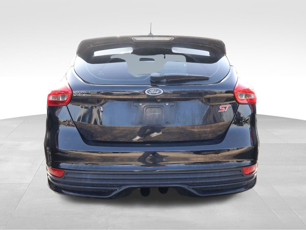Used 2017 Ford Focus ST FWD image 9