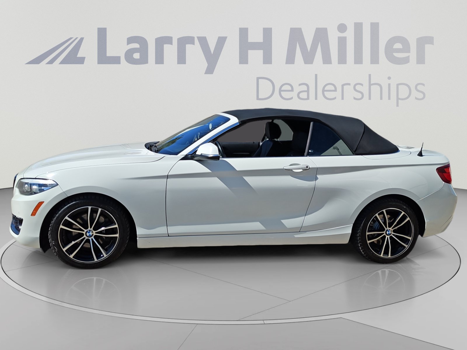 Used 2020 BMW 230i xDrive Convertible AWD/4WD image 2